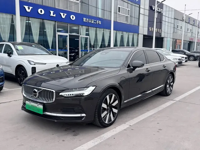 Volvo S90 Plug-in Hybrid 2025 Plug-in Hybrid AWD Long Range Zhiya Luxury Edition
