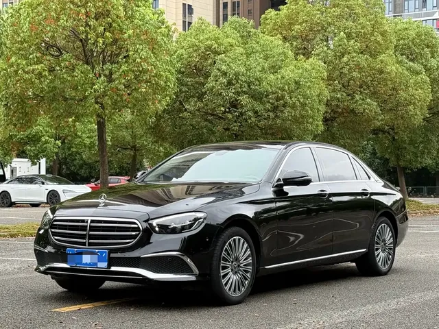 Mercedes-Benz E-Class 2023 E 300 L Fashion