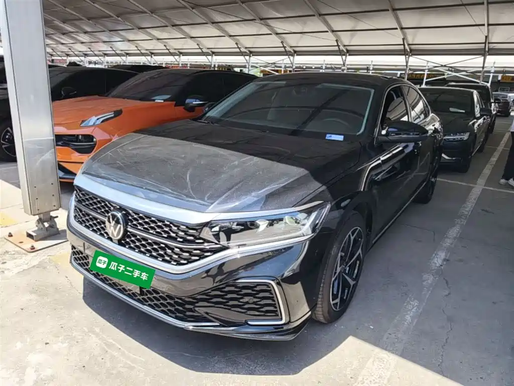 Volkswagen Passat 2026 Outstanding Edition 380TSI Starlight Dragon Soaring Version