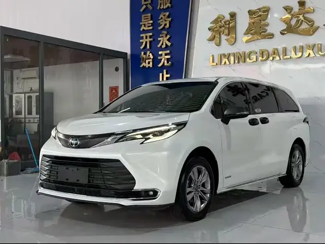Toyota Sienna 2023 2.5L Hybrid Comfort Edition