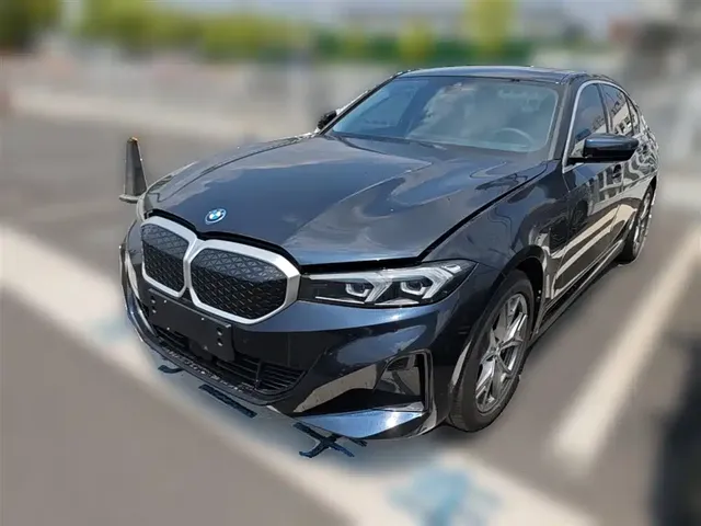 BMW i3 2025 eDrive 35 L