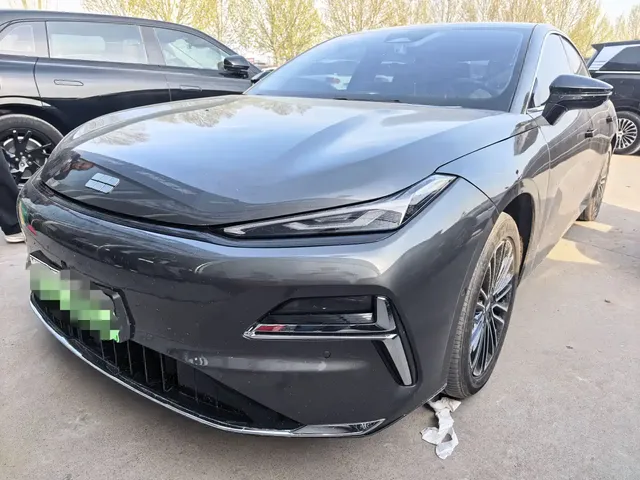Geely Galaxy Xingyao 8 2025 130km EM-i Premium Edition