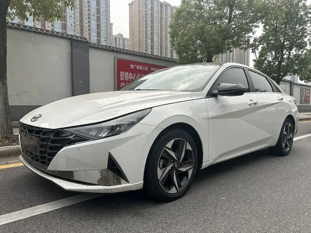 Hyundai Elantra 2021 1.5L CVT GLS Leading Edition