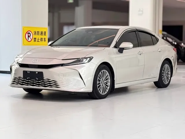 Toyota Camry 2024 2.0GVP Luxury Edition