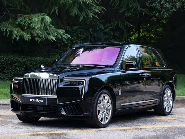 Rolls-Royce Cullinan 2024 4-Seater