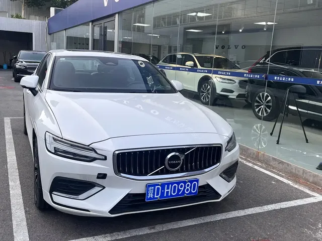 Volvo S60 2024 B4 Inscription Luxury Edition