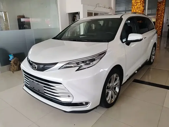 Toyota Sienna 2024 2.5L Hybrid Platinum Edition