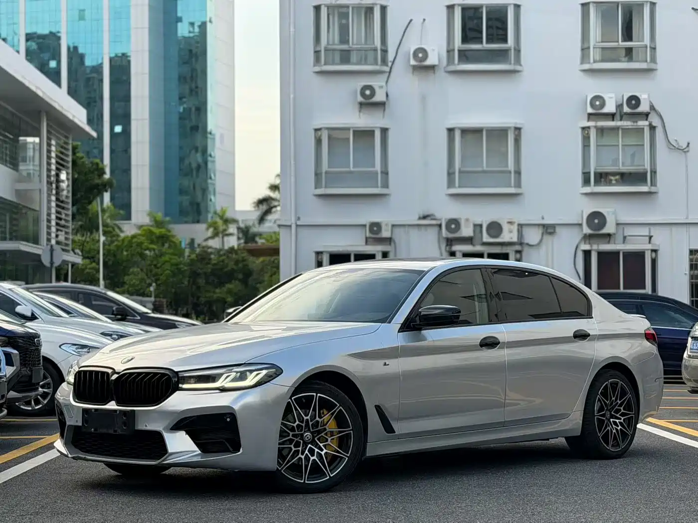 BMW 5 Series 2021 Facelift 525Li Luxury Package
