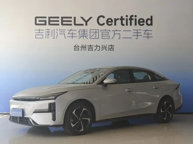 Geely Galaxy L6 2025 EM-i 140km Voyage Edition