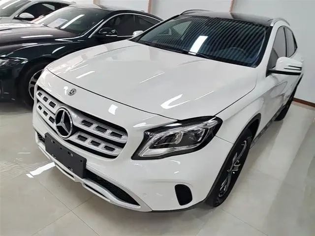 Mercedes-Benz GLA 2018 GLA 200 Fashion