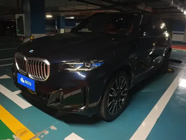 BMW X5 2023 xDrive 40Li M Sport Black Night Package