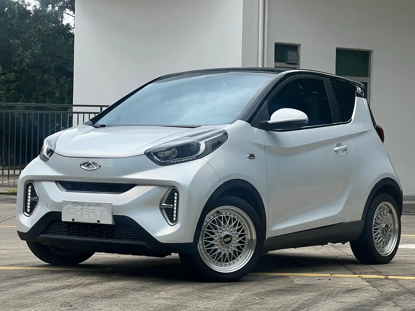 QQ New Energy Little Ant 2022 Sweet Pink Edition Full Sugar Version LFP Lithium 30kW 301km
