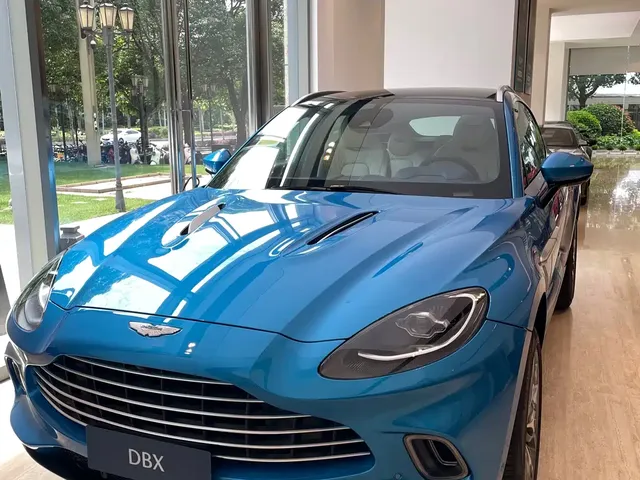 Aston Martin DBX 2024 4.0T V8