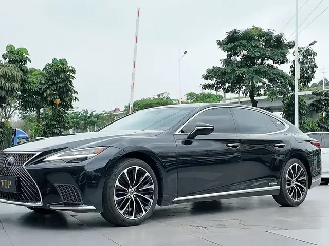 Lexus LS 2021 500h Executive Edition