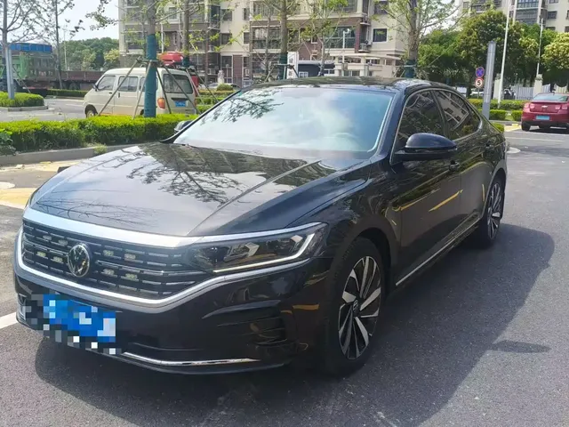 Volkswagen Passat 2023 330TSI Luxury Edition