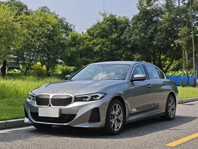 BMW i3 2025 eDrive 35 L