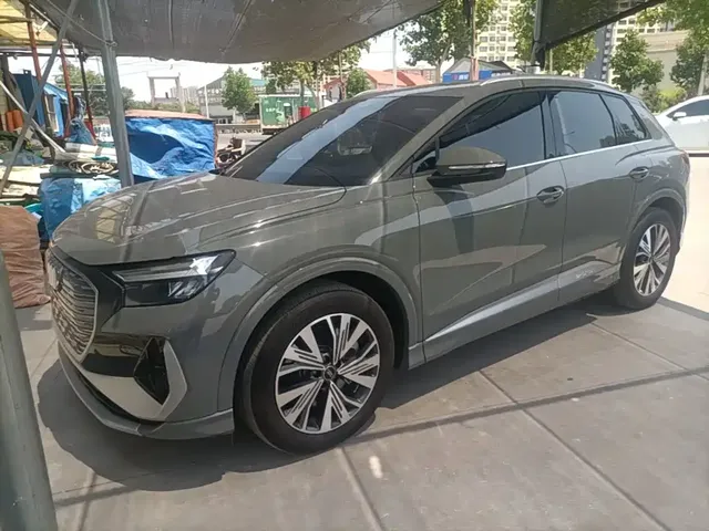 Audi Q4 e-tron 2024 40 e-tron Pioneer Edition