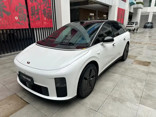 Li Auto i6 2025 2WD Base Model