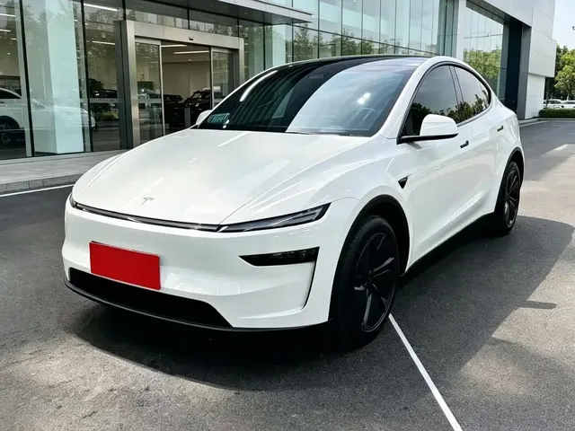 Tesla Model Y 2026 Rear-Wheel Drive
