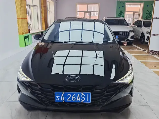 Hyundai Elantra 2022 1.5L CVT LUX Premium Edition