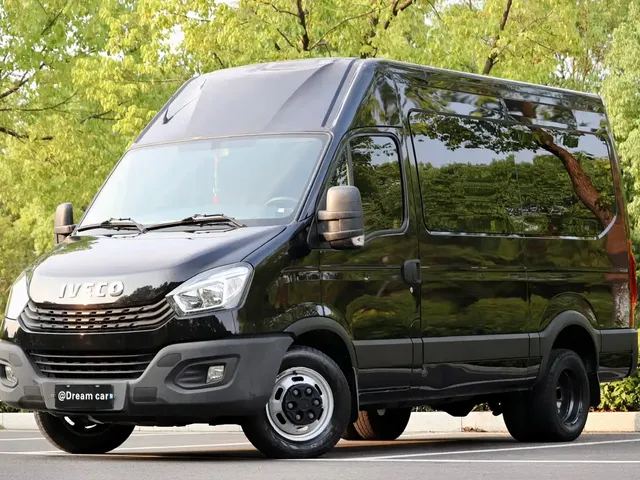 Iveco Daily 2021 2.0T Manual Yunrui Long Wheelbase Short Overhang High Roof Sliding Door F1A