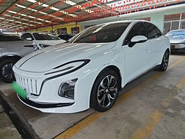 Hongqi E-QM5 2023 Basic Travel Edition