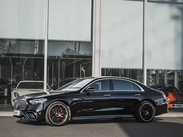Mercedes-Benz S-Class AMG Hybrid 2025 AMG S 63 L E Performance