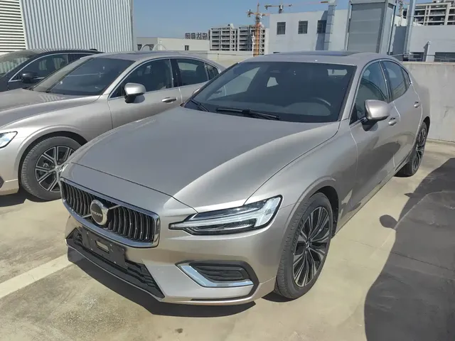 Volvo S60 2025 B4 Smart Elite Luxury Edition