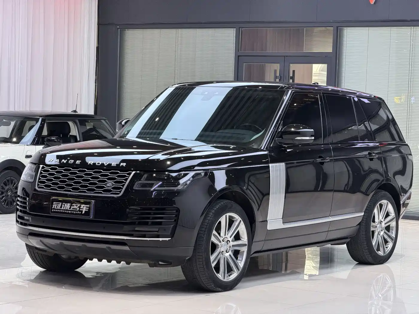 Land Rover Range Rover 2021 3.0 L6 Golden Age Edition