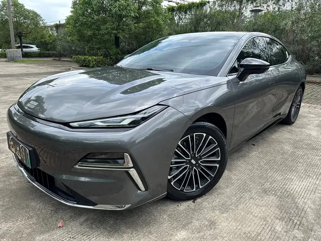 Geely Galaxy Xingyao 8 2025 130km EM-i Premium Edition