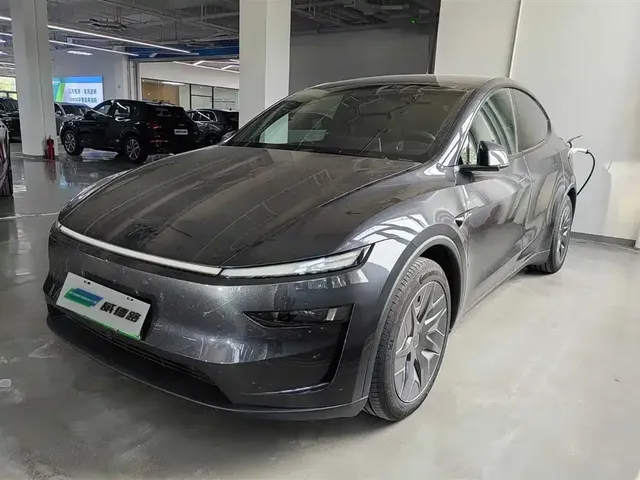 Tesla Model Y L 2025 Facelift Long Range AWD