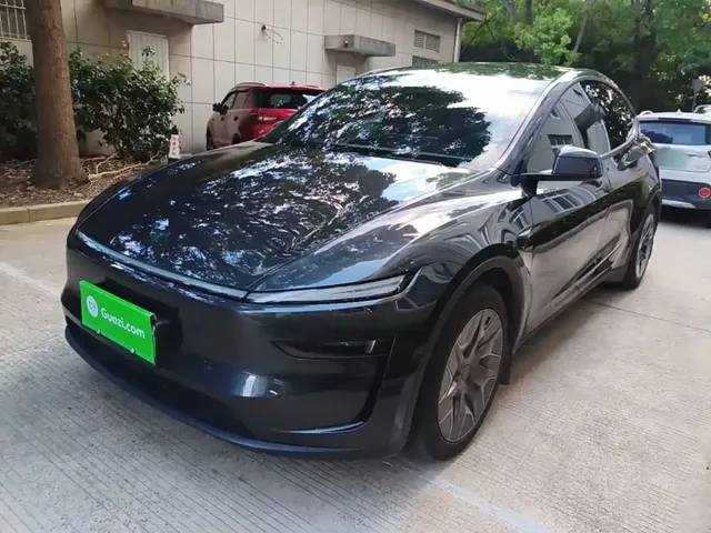 Tesla Model Y L 2025 Facelift Long Range AWD