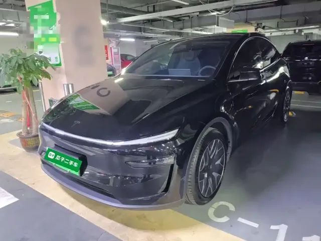Tesla Model Y L 2025 Facelift Long Range AWD