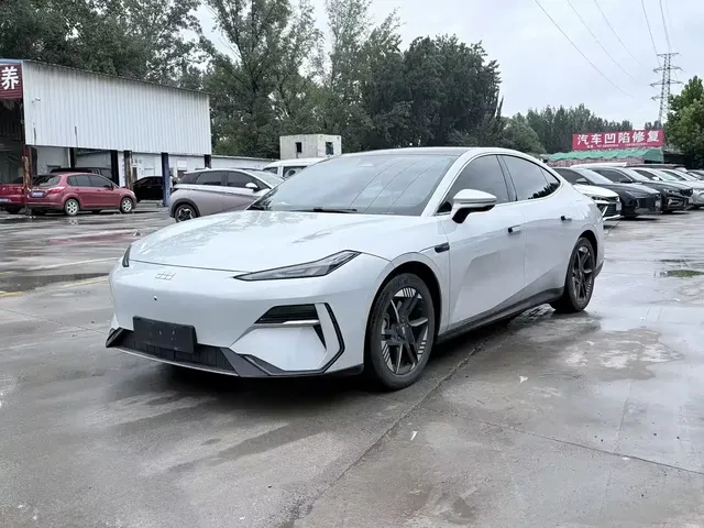Geely Galaxy E8 2024 665km RWD Starship Voyager Edition