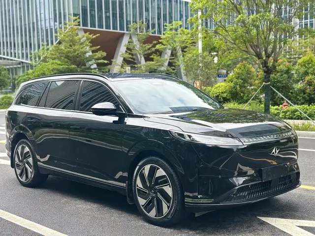 Dongfeng Yipai eπ008 2024 210Max Range Extender 6-Seater