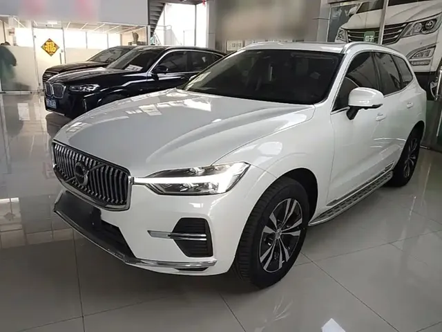 Volvo XC60 2022 B5 AWD R-Design