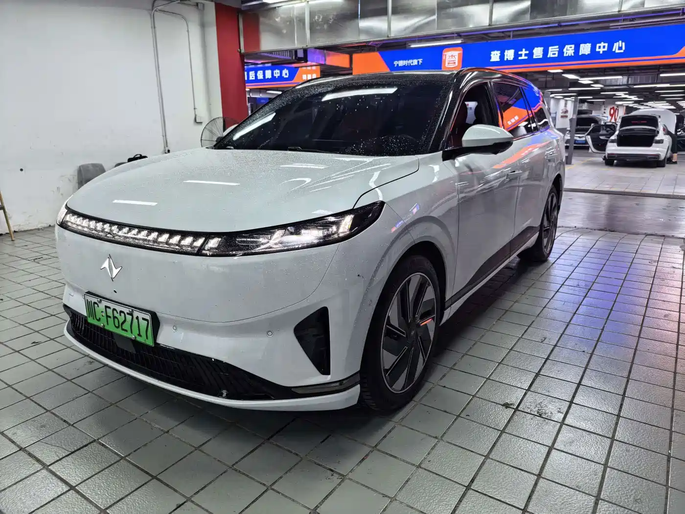 Dongfeng Yipai eπ008 2025 210Ultra Range Extender 5-Seater