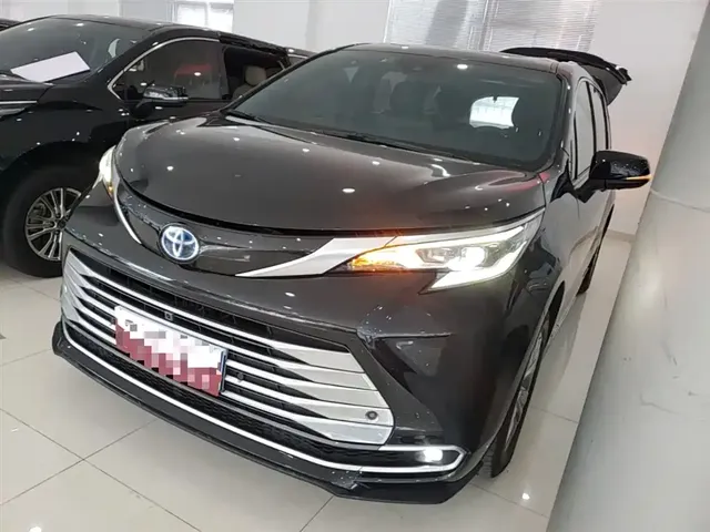 Toyota Sienna 2021 2.5L Hybrid Platinum Edition