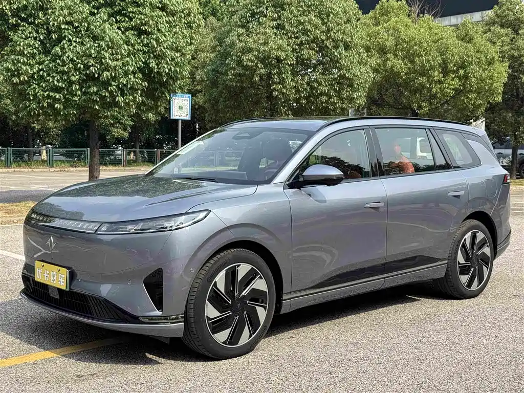 Dongfeng Yipai eπ008 2024 210Max Range Extender 6-Seater
