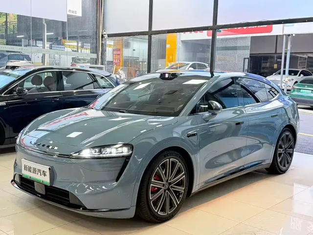 Zhijie Luxeed R7 2025 Extended Range 251km Max