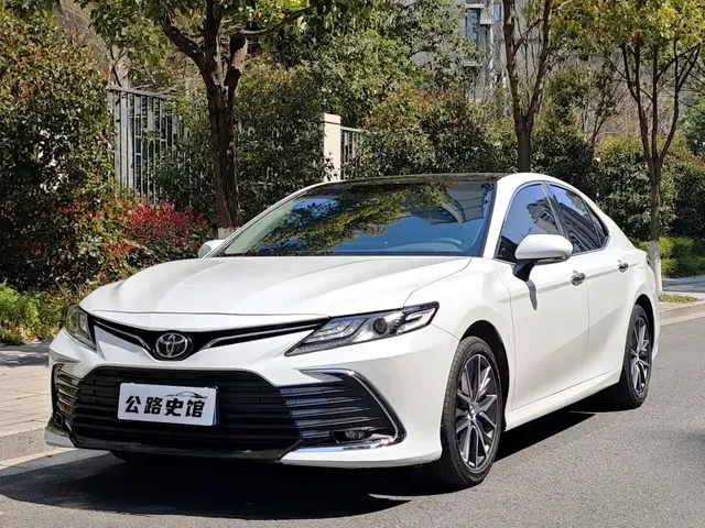 Toyota Camry 2021 2.5G Luxury Edition