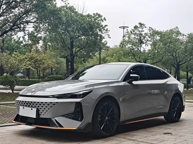 Changan UNI-V 2024 1.5T Deluxe Sport