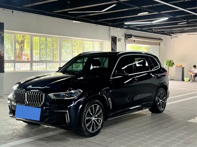 BMW X5 2022 xDrive 30Li Premium M Sport Package