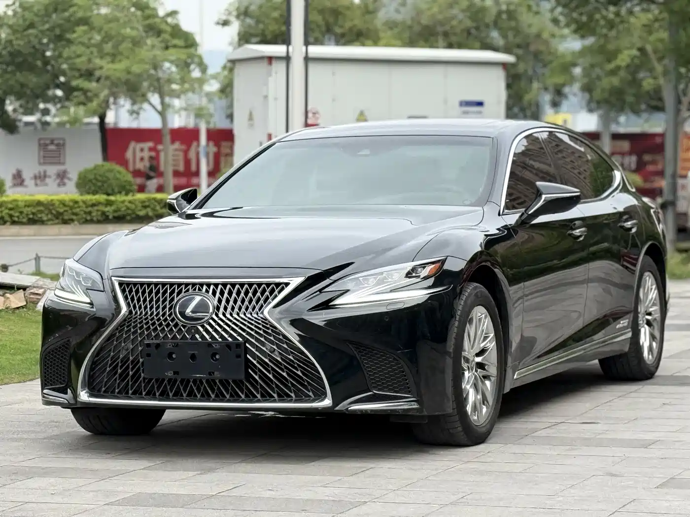 Lexus LS 2020 500h Luxury (China V)
