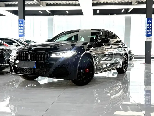 BMW 5 Series 2022 525Li Luxury Package