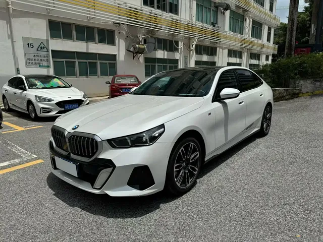 BMW 5 Series 2024 530Li Leading M Sport Package