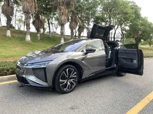 HiPhi X 2021 Luxury Edition 6-Seater