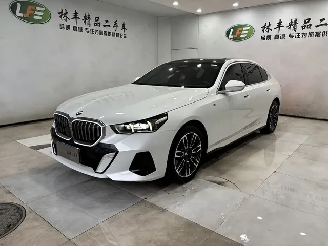 BMW 5 Series 2024 525Li M Sport Package