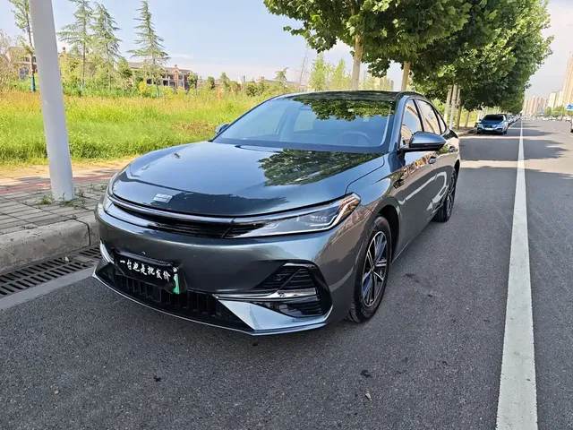 Geely Galaxy A7 2025 EM-i 70km Voyage Edition