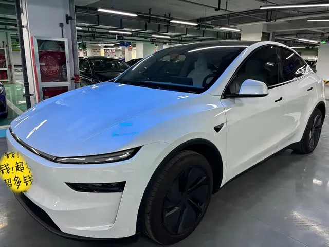 Tesla Model Y 2025 Rear-Wheel Drive